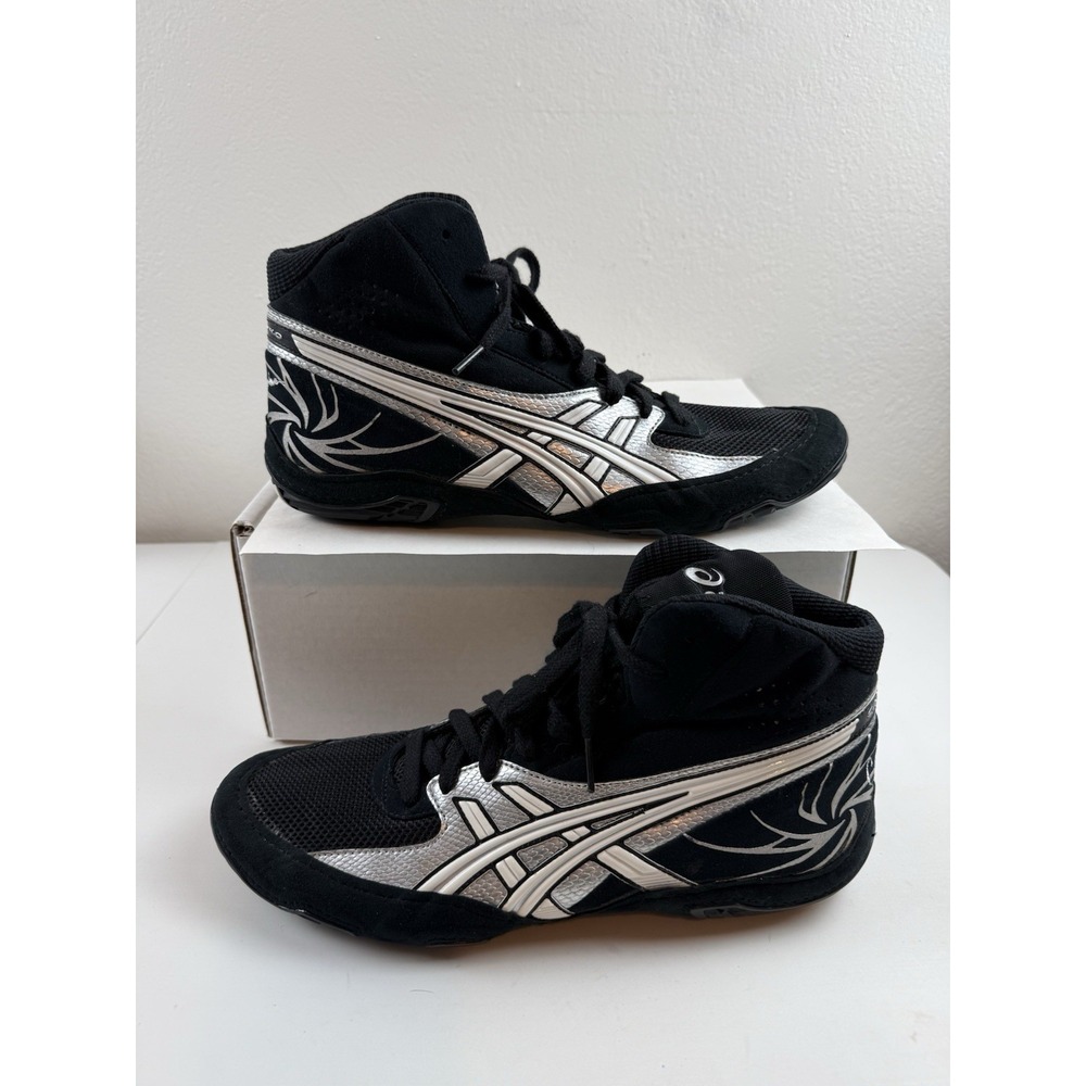 Vintage 2009 ASICS Black Silver Cael Sanderson V4.0 J901Y Wrestling Shoes Sz 11